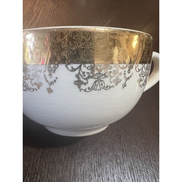 11 piece Sabin Crest-O-Gold 3 Cups-3 Saucers-4 Deep Plates-1 Sugar Bowl 22k trim - Picture 3 of 14